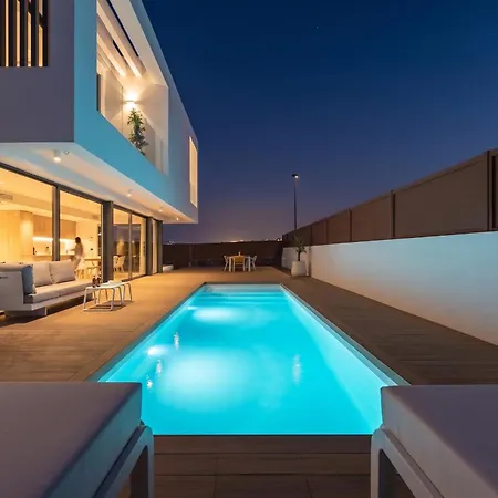 Yolo Sur Private Pool By Holidays Willa