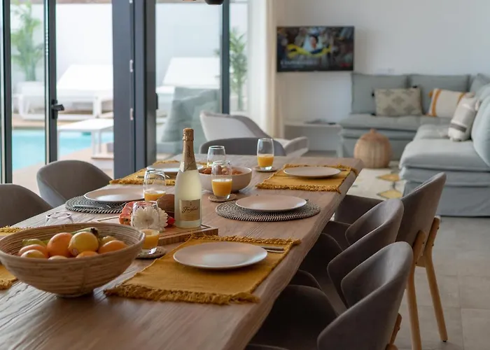 Villa Yolo Sur Private Pool By Holidays